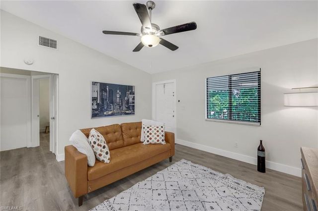 815 Victoria DR # 207, Cape Coral, FL 33904