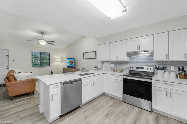 815 Victoria DR # 207, Cape Coral, FL 33904