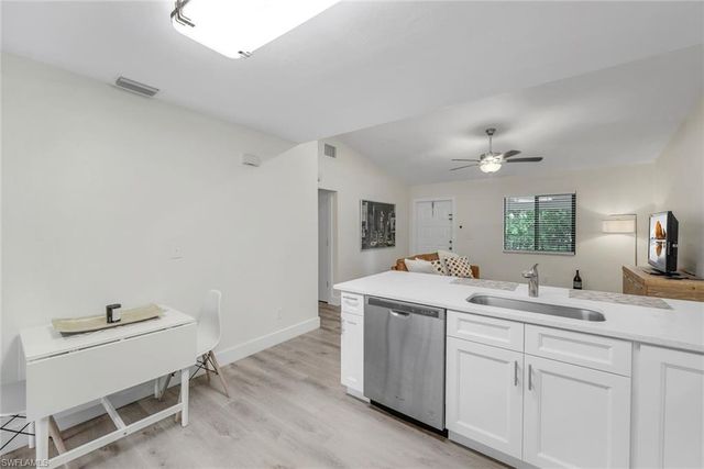 815 Victoria DR # 207, Cape Coral, FL 33904
