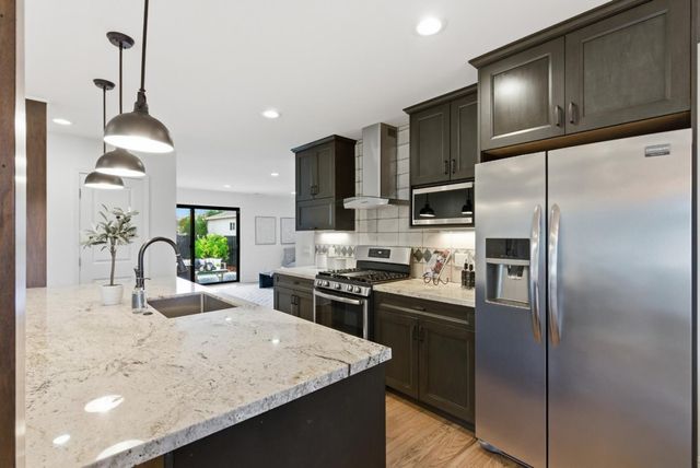 1120 17th Avenue, Redwood City, CA 94063