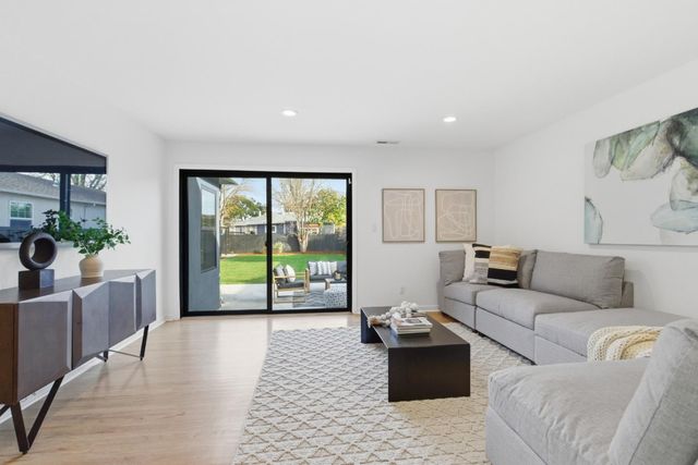 1120 17th Avenue, Redwood City, CA 94063