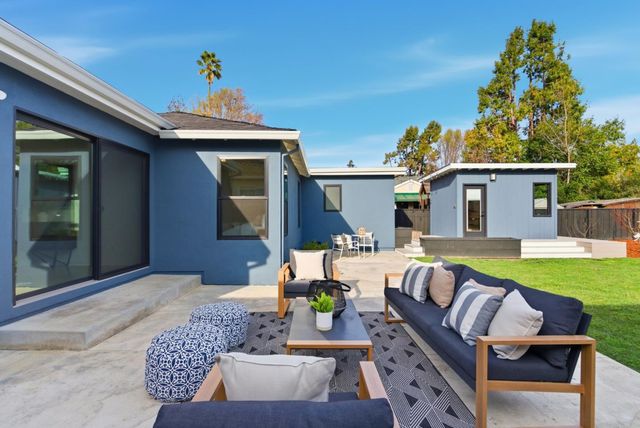 1120 17th Avenue, Redwood City, CA 94063