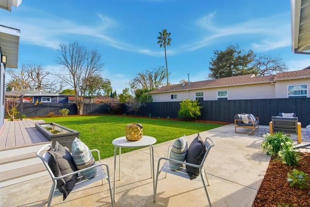 1120 17th Avenue, Redwood City, CA 94063