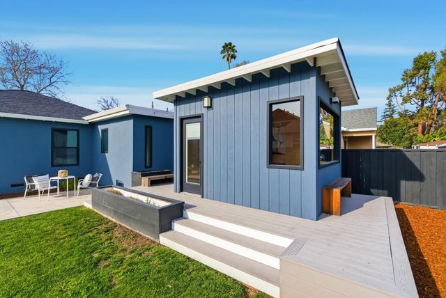 1120 17th Avenue, Redwood City, CA 94063