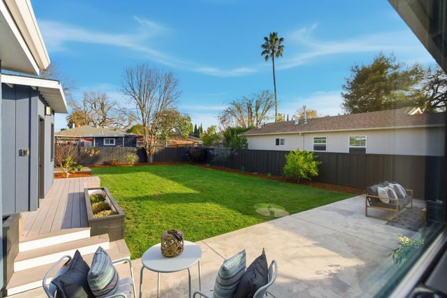 1120 17th Avenue, Redwood City, CA 94063