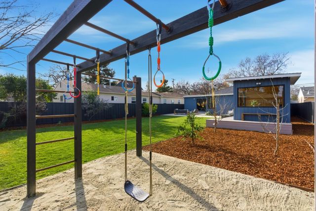 1120 17th Avenue, Redwood City, CA 94063