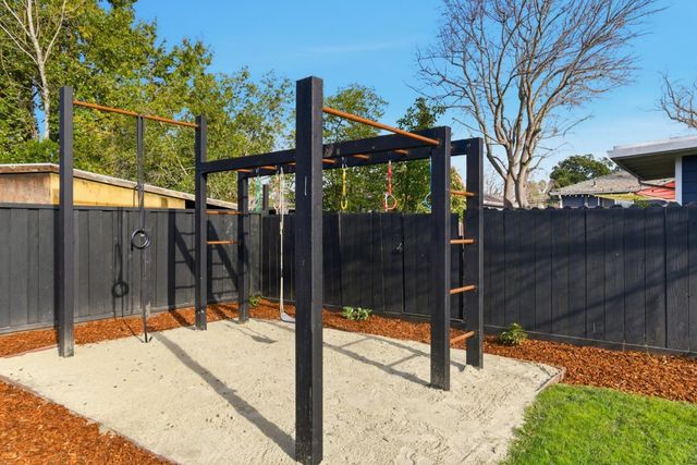 1120 17th Avenue, Redwood City, CA 94063