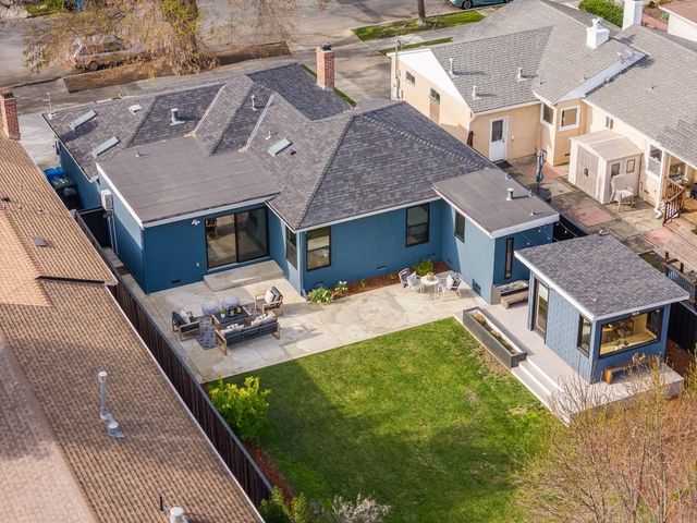 1120 17th Avenue, Redwood City, CA 94063