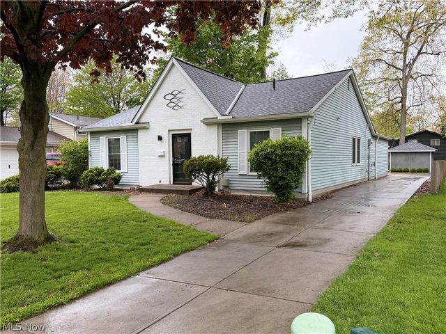582 Forestview Road, Bay Village, OH 44140