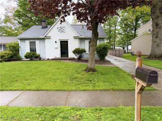 582 Forestview Road, Bay Village, OH 44140