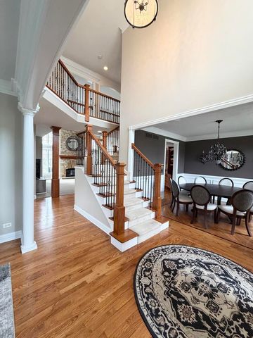 822 Waters Edge Drive, South Elgin, IL 60177