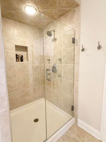 822 Waters Edge Drive, South Elgin, IL 60177