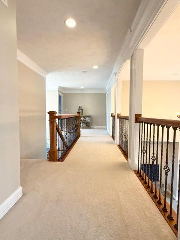 822 Waters Edge Drive, South Elgin, IL 60177