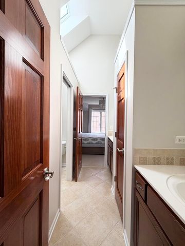 822 Waters Edge Drive, South Elgin, IL 60177