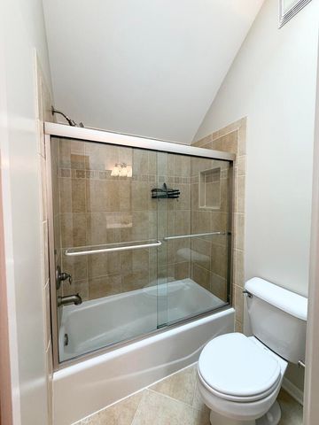 822 Waters Edge Drive, South Elgin, IL 60177