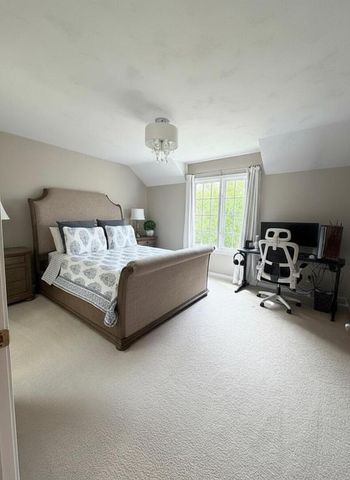 822 Waters Edge Drive, South Elgin, IL 60177