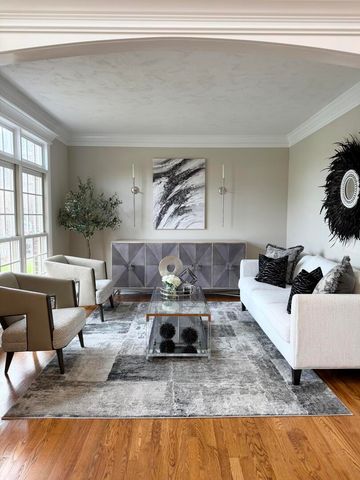 822 Waters Edge Drive, South Elgin, IL 60177