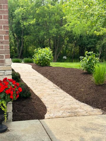 822 Waters Edge Drive, South Elgin, IL 60177