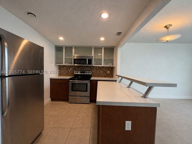 5401 Collins Ave 832, Miami Beach, FL 33140