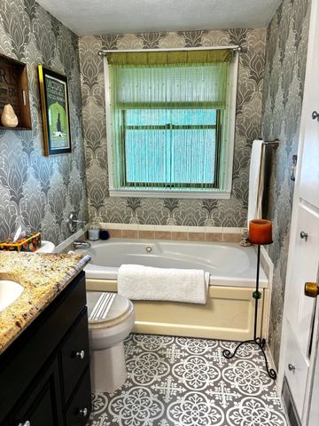 450 Center St, Pembroke, MA 02359