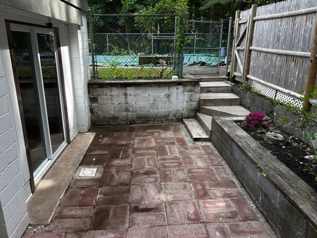 450 Center St, Pembroke, MA 02359