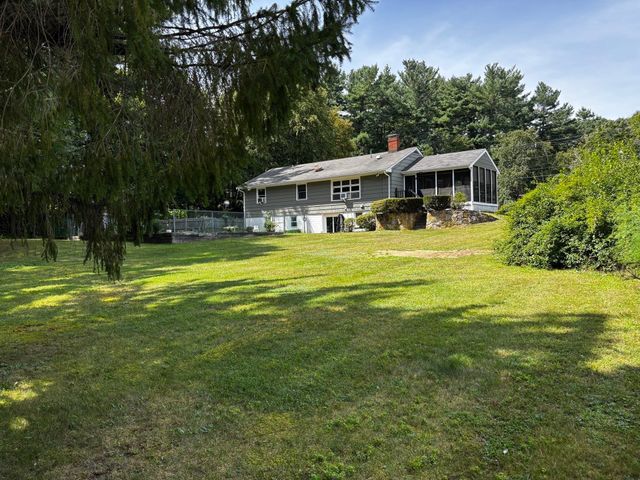 450 Center St, Pembroke, MA 02359