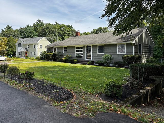 450 Center St, Pembroke, MA 02359
