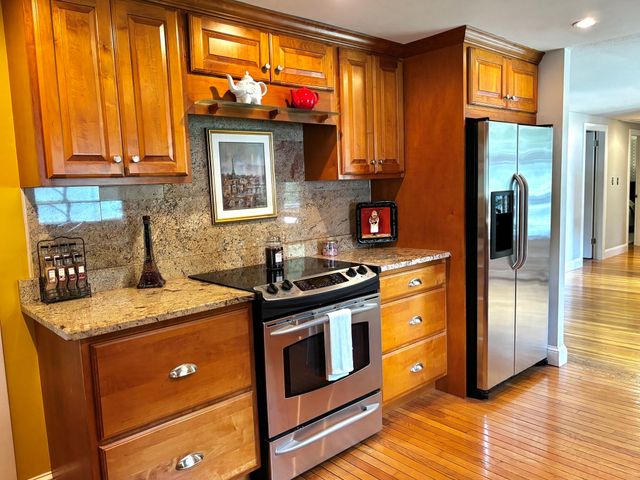 450 Center St, Pembroke, MA 02359