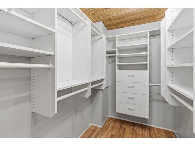 16 LITTLE CAPE HORN Rd, Cathlamet, WA 98612