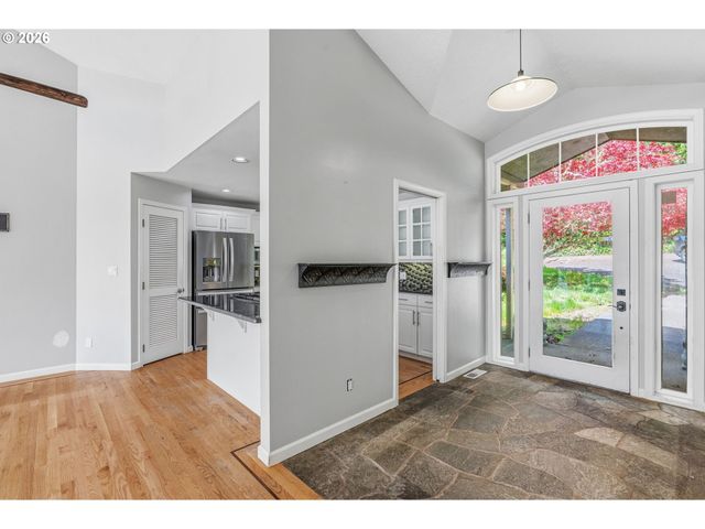 16 LITTLE CAPE HORN Rd, Cathlamet, WA 98612