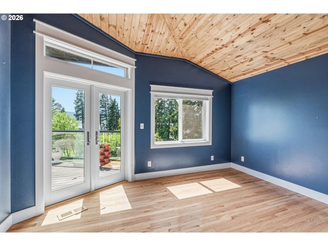 16 LITTLE CAPE HORN Rd, Cathlamet, WA 98612