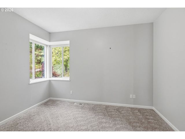 16 LITTLE CAPE HORN Rd, Cathlamet, WA 98612