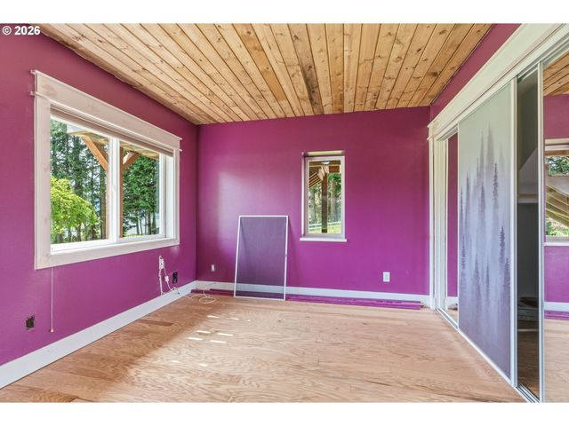 16 LITTLE CAPE HORN Rd, Cathlamet, WA 98612