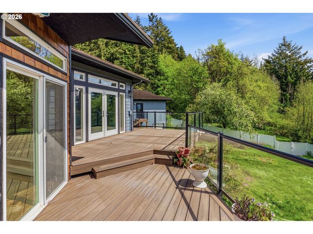 16 LITTLE CAPE HORN Rd, Cathlamet, WA 98612