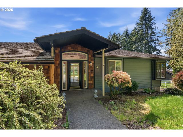 16 LITTLE CAPE HORN Rd, Cathlamet, WA 98612
