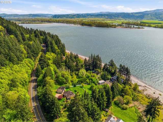 16 LITTLE CAPE HORN Rd, Cathlamet, WA 98612