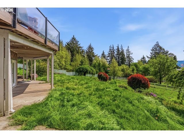 16 LITTLE CAPE HORN Rd, Cathlamet, WA 98612