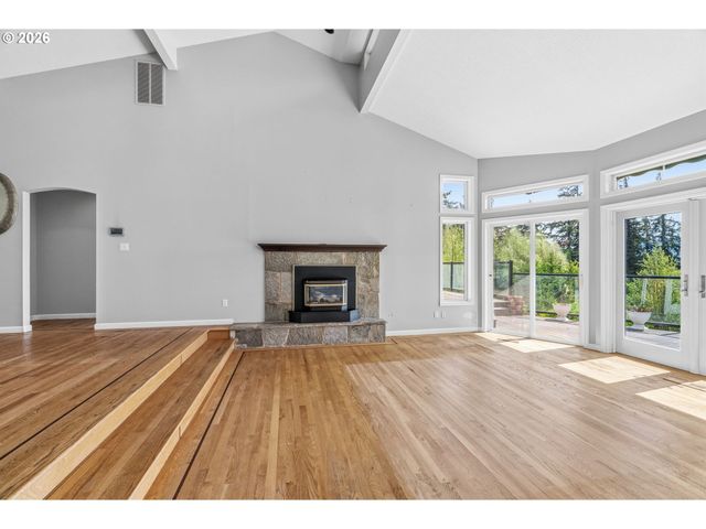 16 LITTLE CAPE HORN Rd, Cathlamet, WA 98612