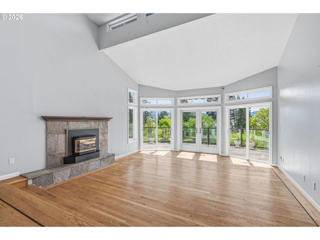 16 LITTLE CAPE HORN Rd, Cathlamet, WA 98612