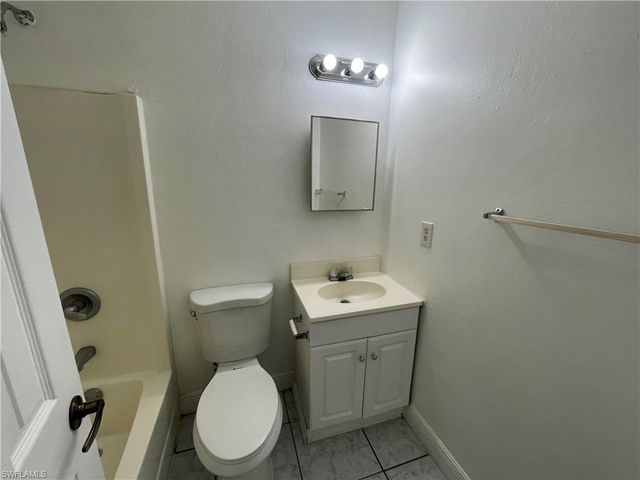 2505 NE 22nd PL, Cape Coral, FL 33909