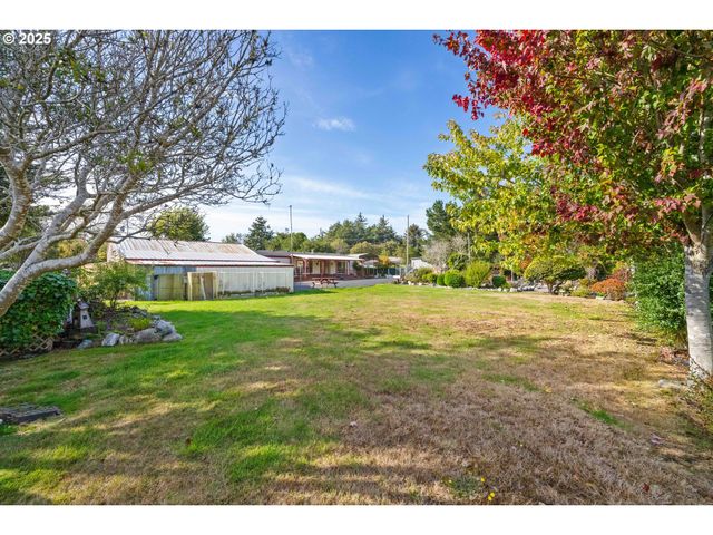 90994 BEACON Ln, Coos Bay, OR 97420