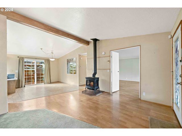 90994 BEACON Ln, Coos Bay, OR 97420