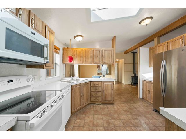 90994 BEACON Ln, Coos Bay, OR 97420