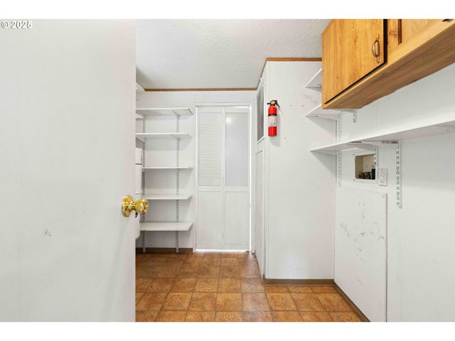 90994 BEACON Ln, Coos Bay, OR 97420