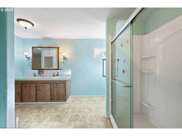 90994 BEACON Ln, Coos Bay, OR 97420