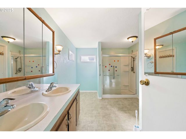 90994 BEACON Ln, Coos Bay, OR 97420