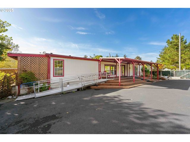 90994 BEACON Ln, Coos Bay, OR 97420