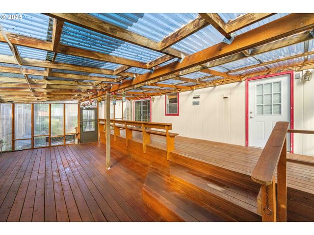 90994 BEACON Ln, Coos Bay, OR 97420