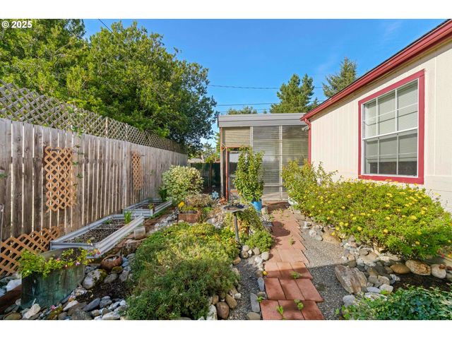 90994 BEACON Ln, Coos Bay, OR 97420