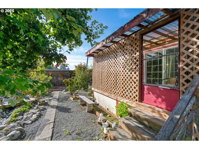 90994 BEACON Ln, Coos Bay, OR 97420